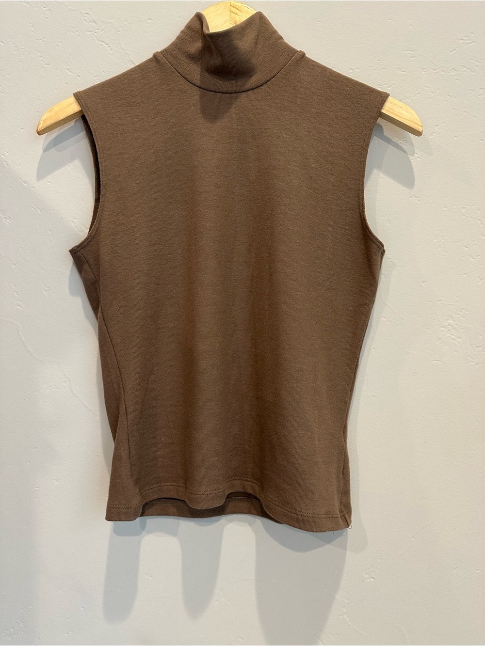 Leset Sleeveless Turtleneck Top in Brown